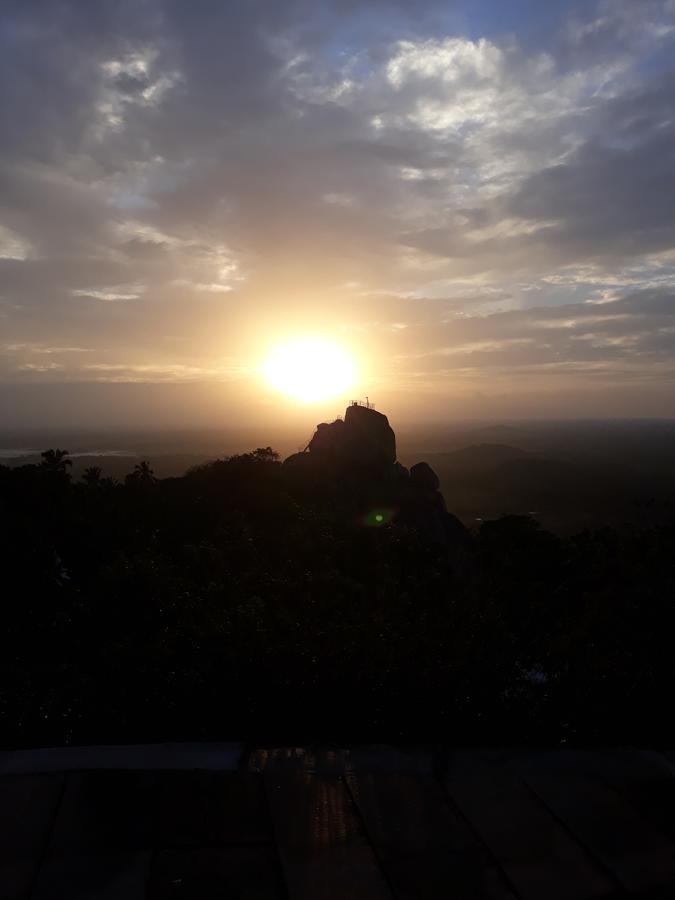 Hewage Resort Anuradhapura Eksteriør billede